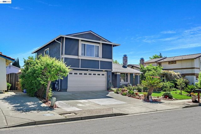 77 Barnes Ln, Fremont, CA 94536