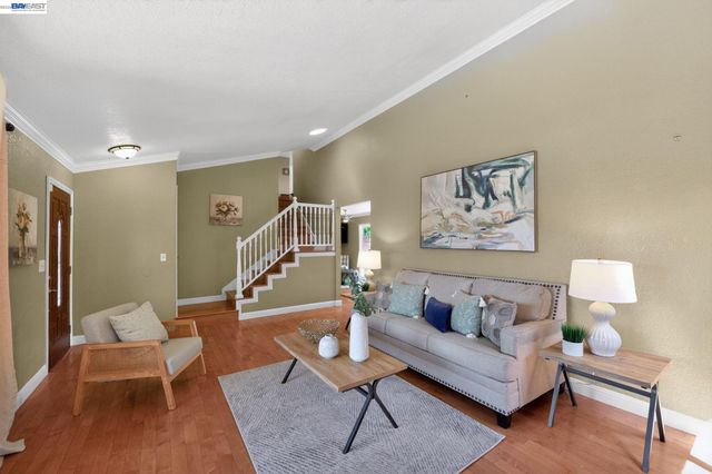 77 Barnes Ln, Fremont, CA 94536