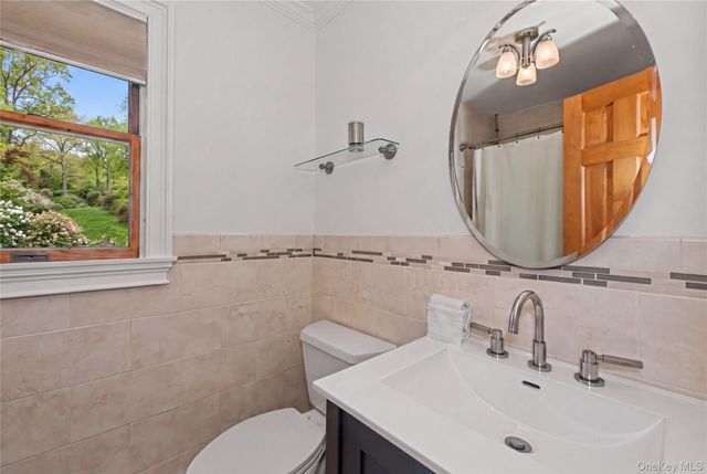 114 Fairfax Avenue, Hawthorne, NY 10532