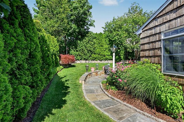 114 Fairfax Avenue, Hawthorne, NY 10532