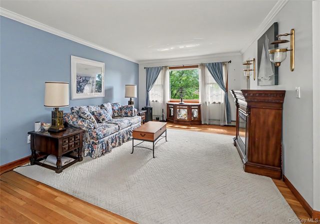 114 Fairfax Avenue, Hawthorne, NY 10532