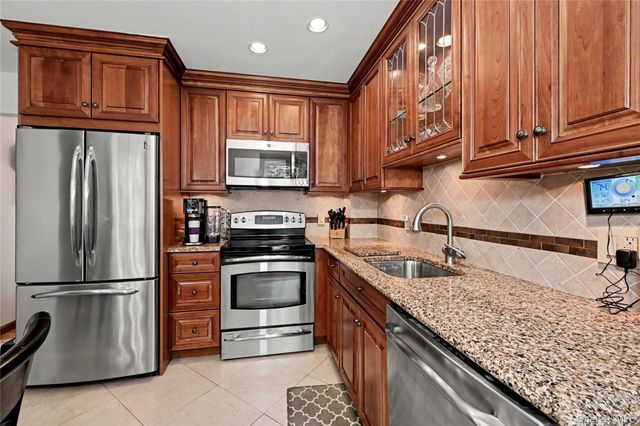 114 Fairfax Avenue, Hawthorne, NY 10532
