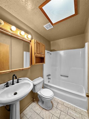 2709 Paseo de Tularosa, Santa Fe, NM 87505