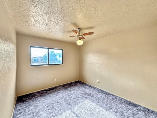 2709 Paseo de Tularosa, Santa Fe, NM 87505