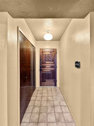 2709 Paseo de Tularosa, Santa Fe, NM 87505