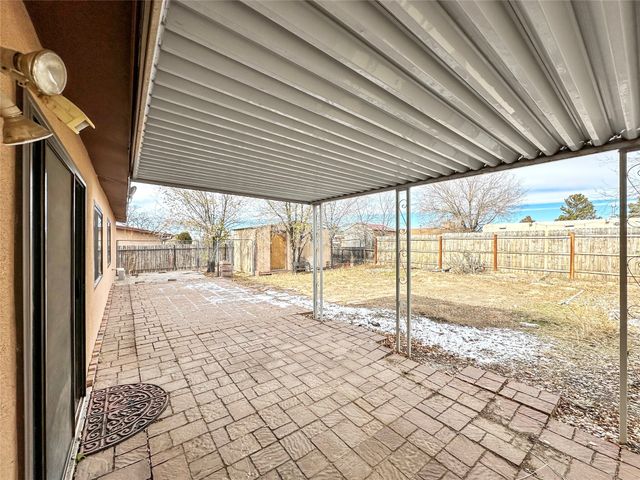 2709 Paseo de Tularosa, Santa Fe, NM 87505