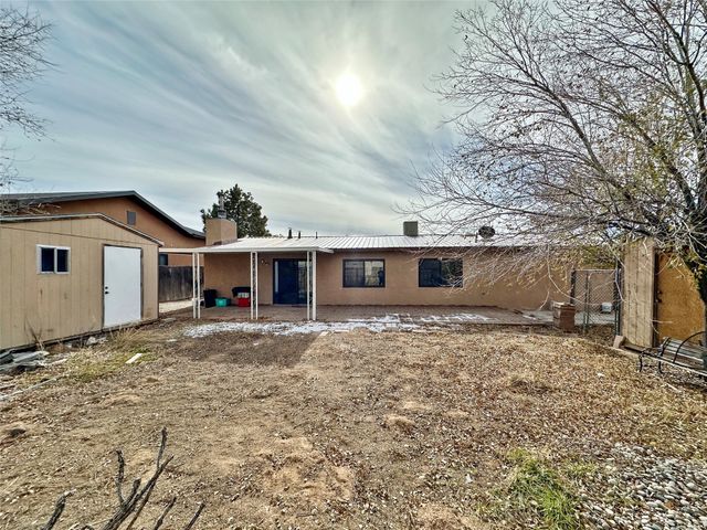 2709 Paseo de Tularosa, Santa Fe, NM 87505
