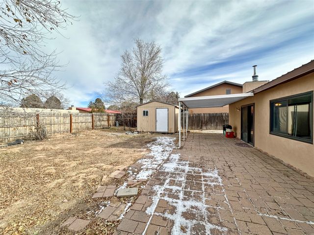 2709 Paseo de Tularosa, Santa Fe, NM 87505