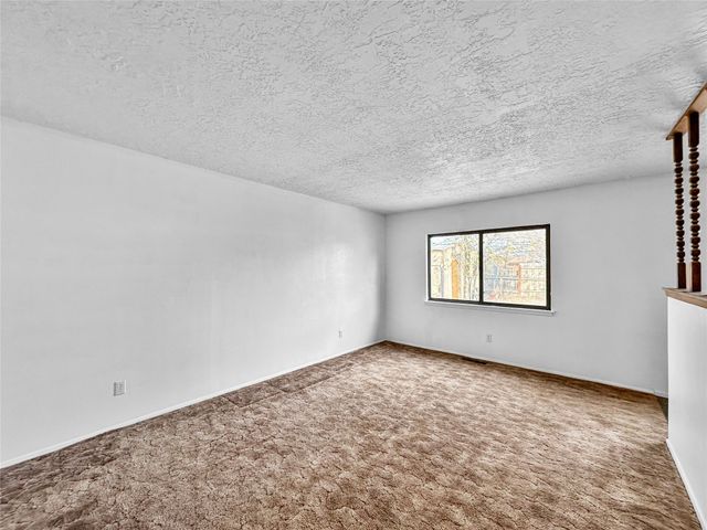 2709 Paseo de Tularosa, Santa Fe, NM 87505