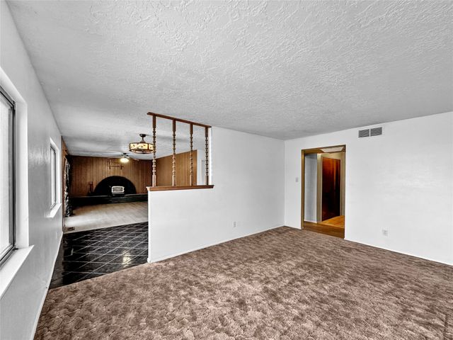 2709 Paseo de Tularosa, Santa Fe, NM 87505