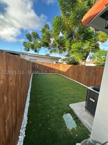 3047 SW 21st St 3047, Miami, FL 33145