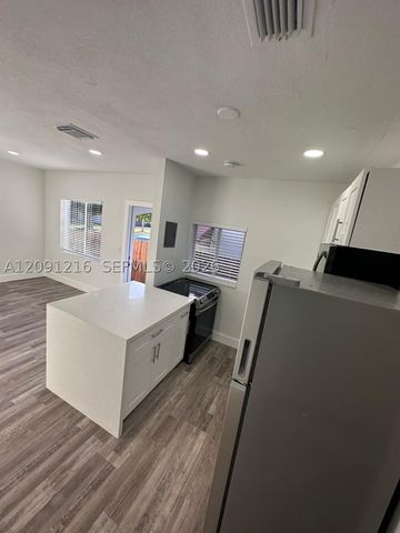 3047 SW 21st St 3047, Miami, FL 33145