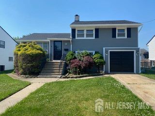 9 Bernath Street, Carteret, NJ 07008