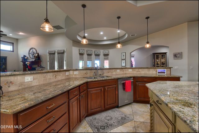 6320 FRANKLIN DESERT Drive, El Paso, TX 79912