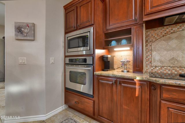 6320 FRANKLIN DESERT Drive, El Paso, TX 79912