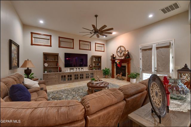 6320 FRANKLIN DESERT Drive, El Paso, TX 79912