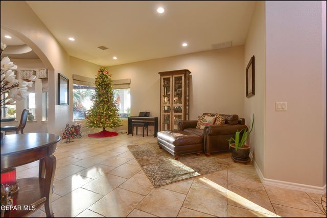 6320 FRANKLIN DESERT Drive, El Paso, TX 79912