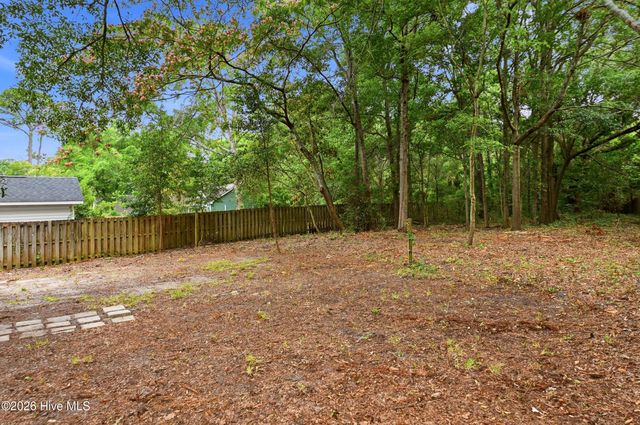400 Dogwood Lane, Wilmington, NC 28409