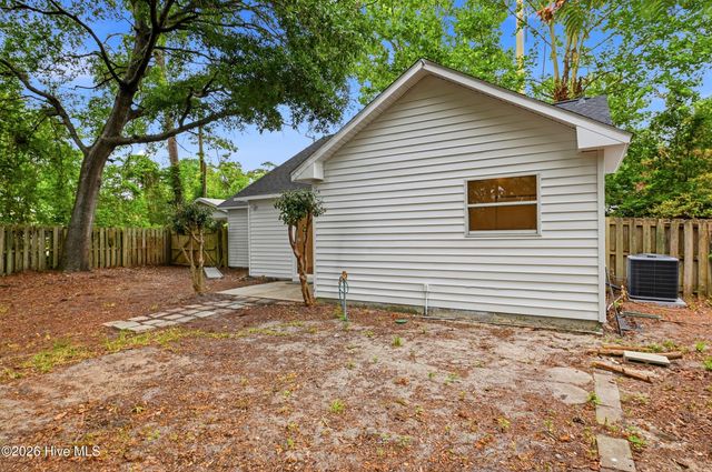 400 Dogwood Lane, Wilmington, NC 28409