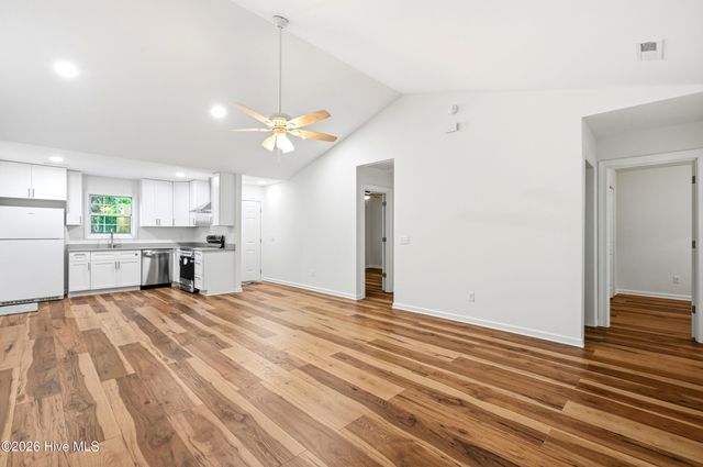 400 Dogwood Lane, Wilmington, NC 28409
