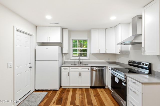 400 Dogwood Lane, Wilmington, NC 28409