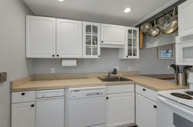 824 Hard Road A5, Hartford, VT 05059