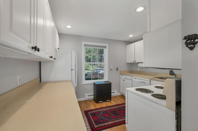 824 Hard Road A5, Hartford, VT 05059
