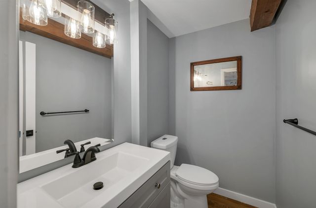 824 Hard Road A5, Hartford, VT 05059