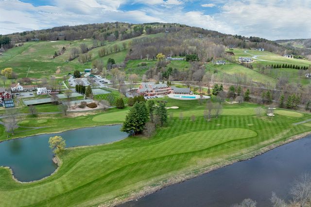 824 Hard Road A5, Hartford, VT 05059