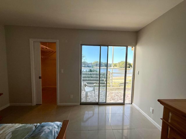 313 Greenbrier B, West Palm Beach, FL 33417