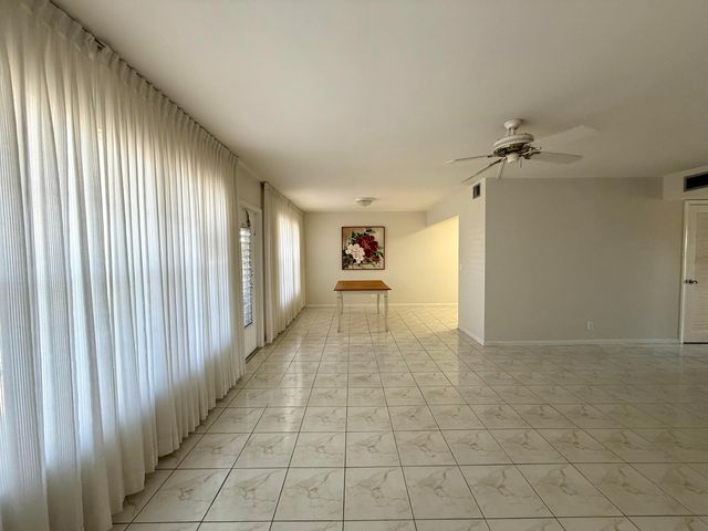 313 Greenbrier B, West Palm Beach, FL 33417