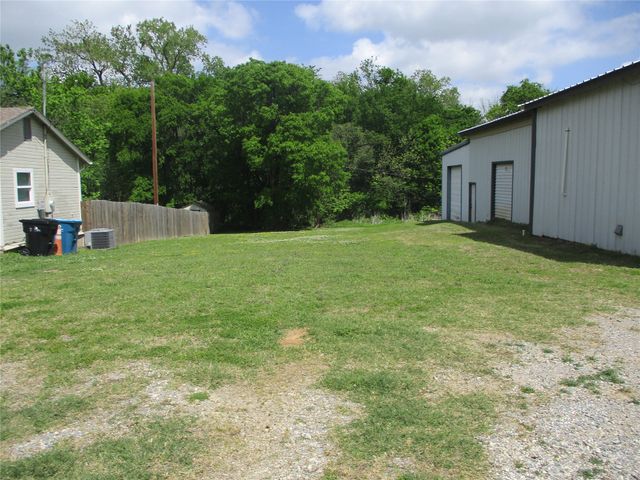 107 W Day Street 2, Denison, TX 75021