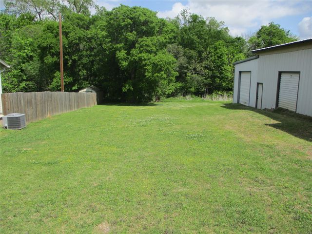 107 W Day Street 2, Denison, TX 75021