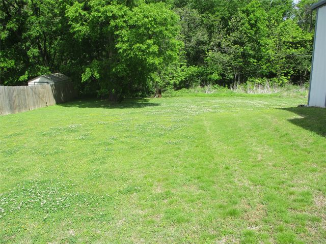 107 W Day Street 2, Denison, TX 75021