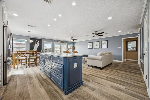 1815 Tiki Drive, Tiki Island, TX 77554