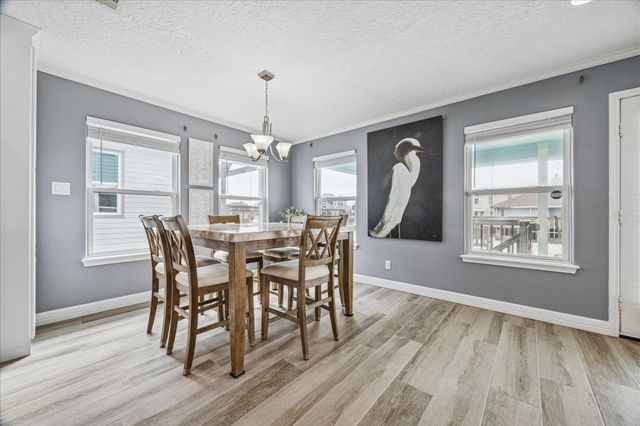 1815 Tiki Drive, Tiki Island, TX 77554