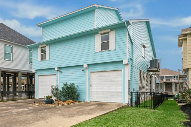 1815 Tiki Drive, Tiki Island, TX 77554