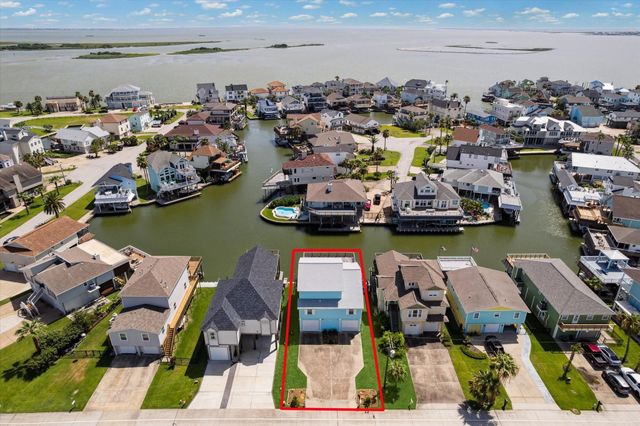 1815 Tiki Drive, Tiki Island, TX 77554