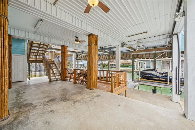 1815 Tiki Drive, Tiki Island, TX 77554