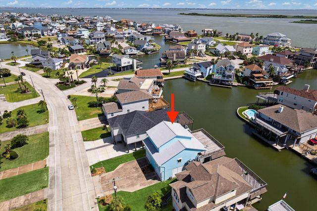 1815 Tiki Drive, Tiki Island, TX 77554