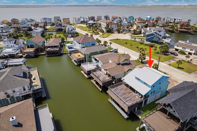 1815 Tiki Drive, Tiki Island, TX 77554