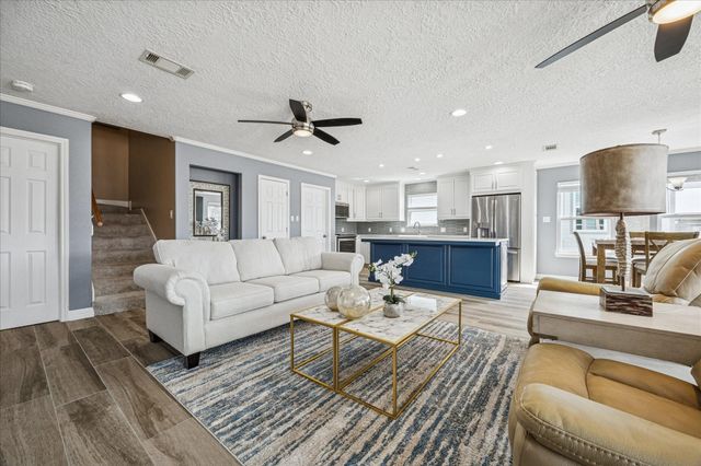 1815 Tiki Drive, Tiki Island, TX 77554