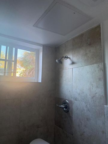 160 NE 55th St 6, Miami, FL 33137