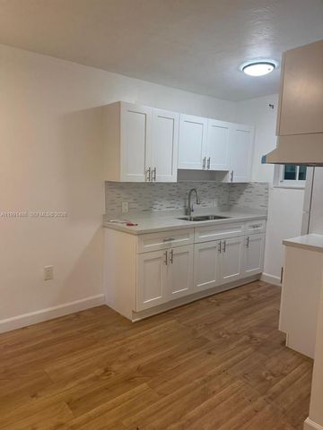 160 NE 55th St 6, Miami, FL 33137