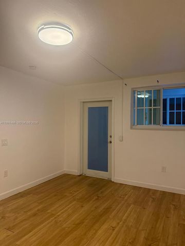 160 NE 55th St 6, Miami, FL 33137