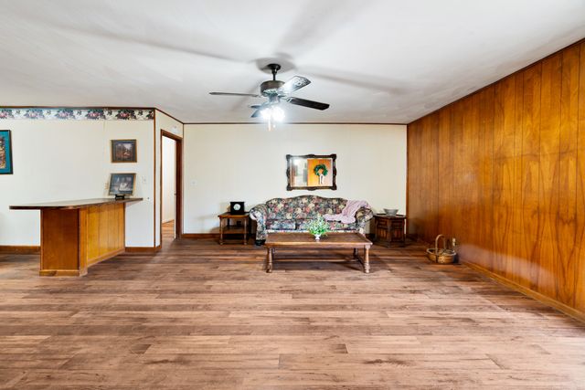 410 S Bois Darc Street, Blossom, TX 75416