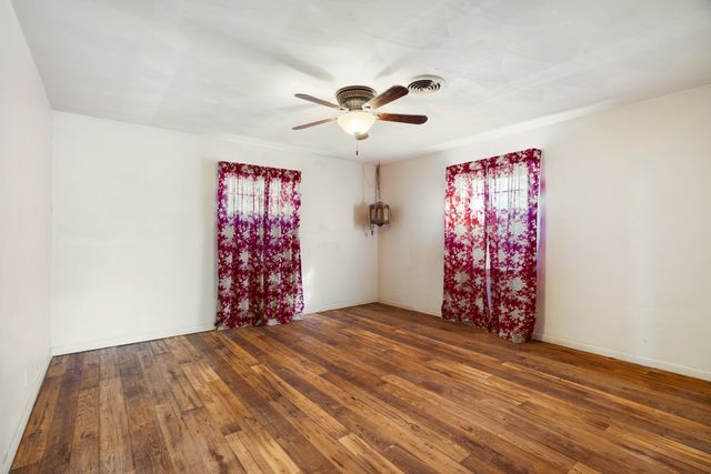 410 S Bois Darc Street, Blossom, TX 75416