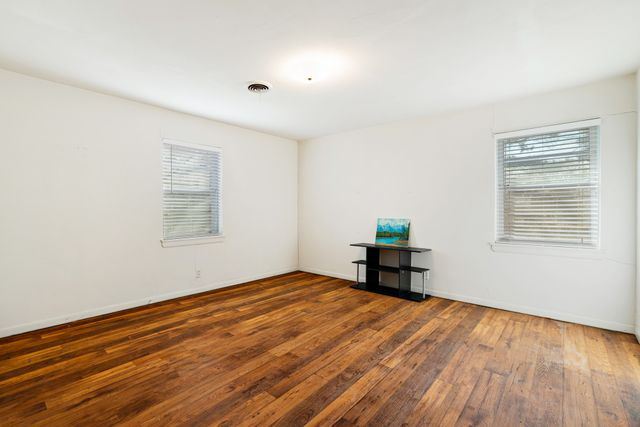 410 S Bois Darc Street, Blossom, TX 75416