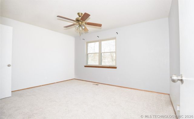 6137 S 219th East Avenue, Broken Arrow, OK 74014