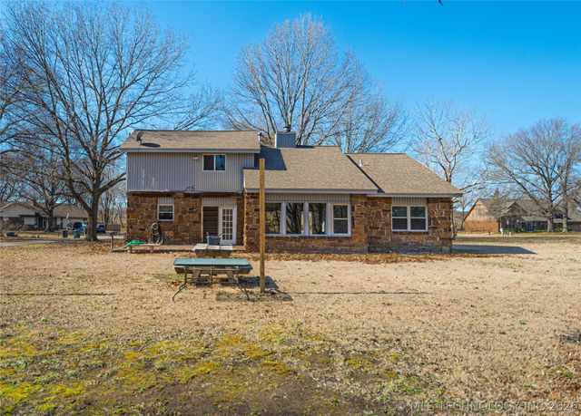 6137 S 219th East Avenue, Broken Arrow, OK 74014